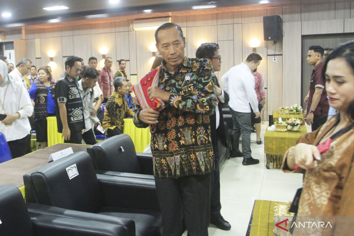 Deputy Minister urges university consortium to alleviate poverty in NTT