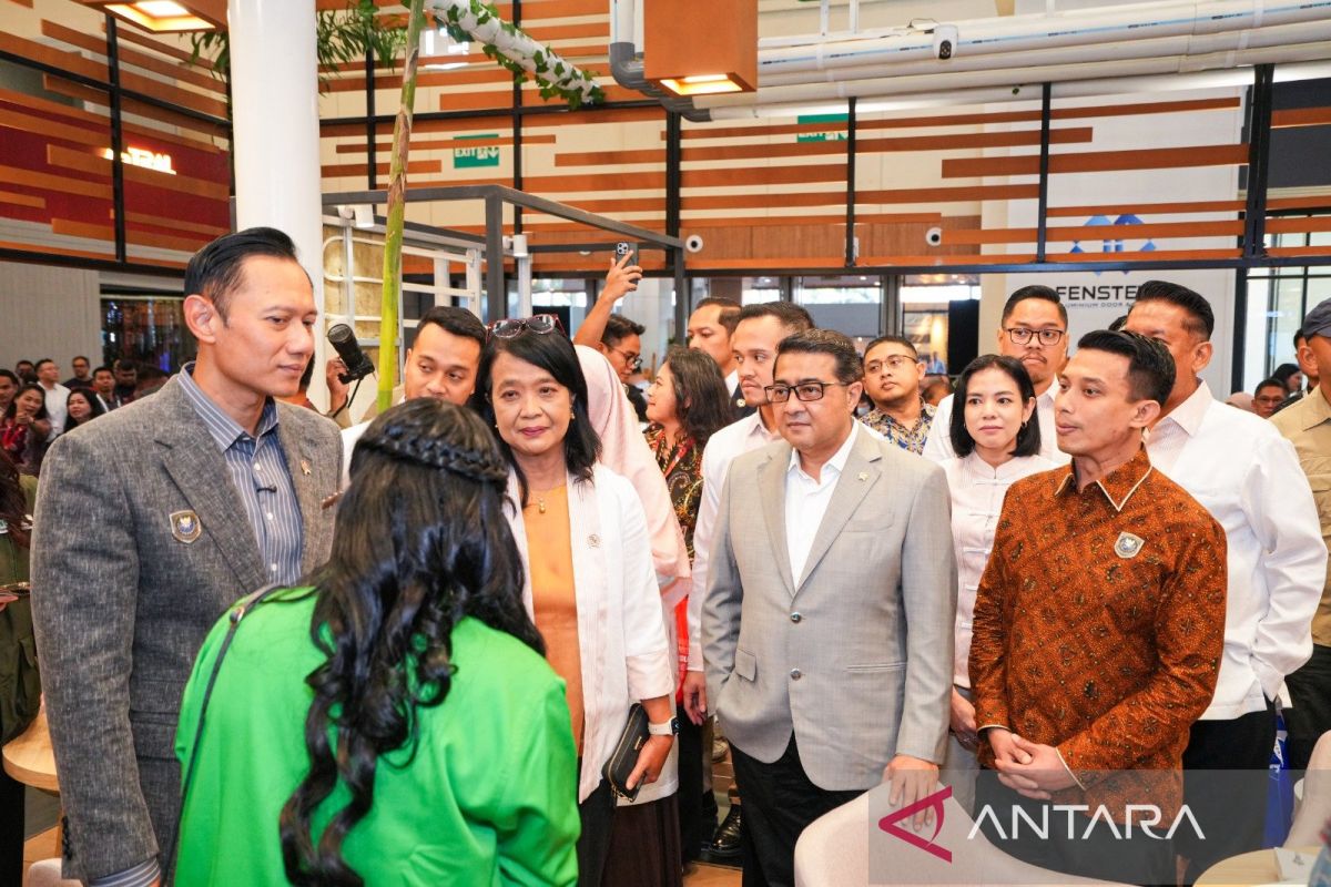 Creative Economy Minister pushes downstream creativity through IndoBuildTech Expo 2026
