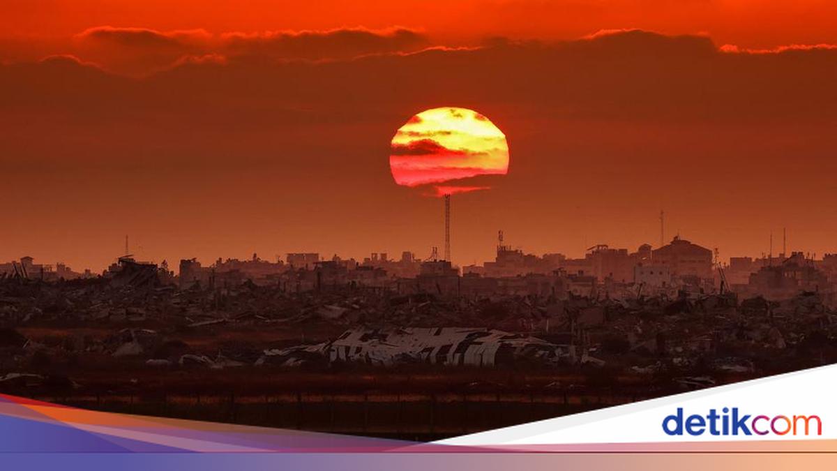 Hamas Dissolves Gaza Government: What Are the Reasons?