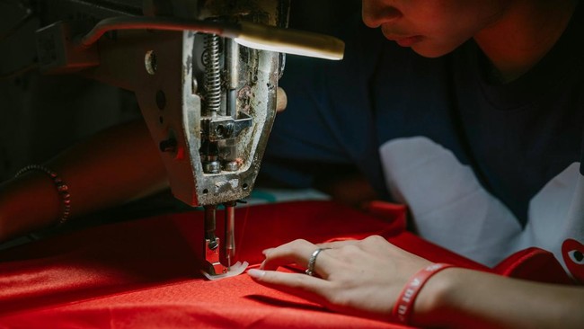 Textile Workers Turn the Tables: From Redundancy Pay to Entrepreneurship