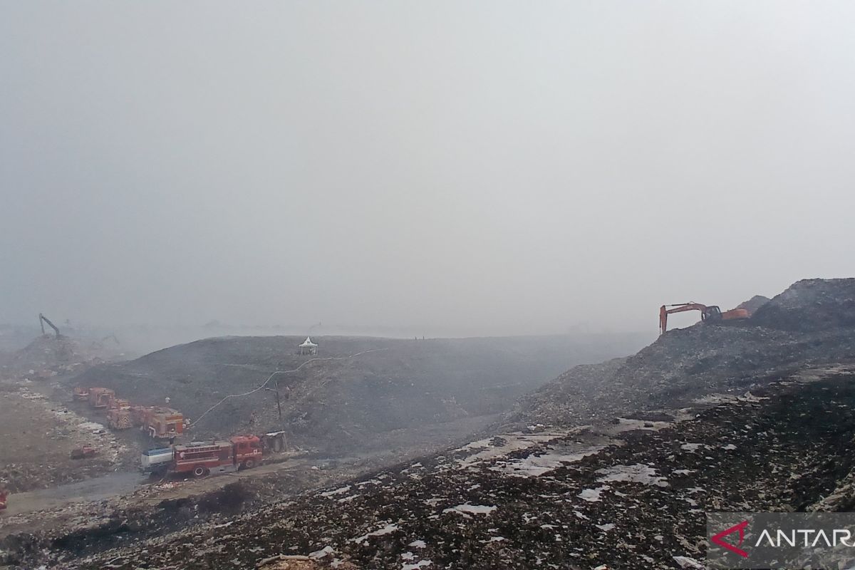 KLH to continue Jatiwaringin landfill investigation after fire extinguished