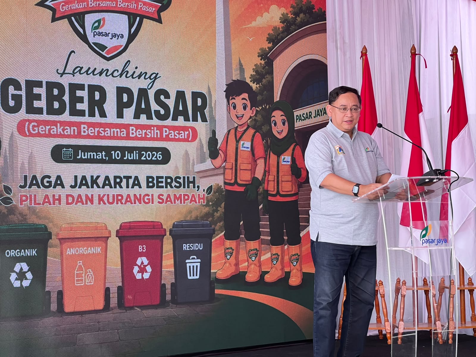 Waste Shipments to Bantargebang Restricted, Pasar Jaya Launches Clean-Up Movement in 146 Markets