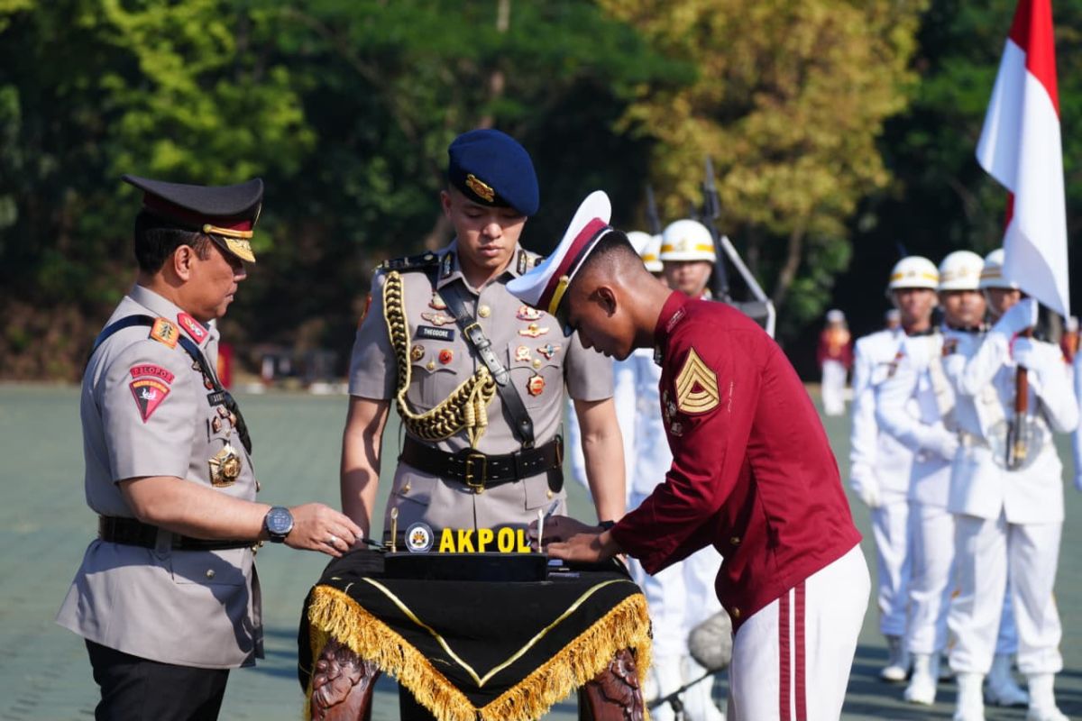 Police equip Akpol cadets with geopolitical understanding to maintain stability