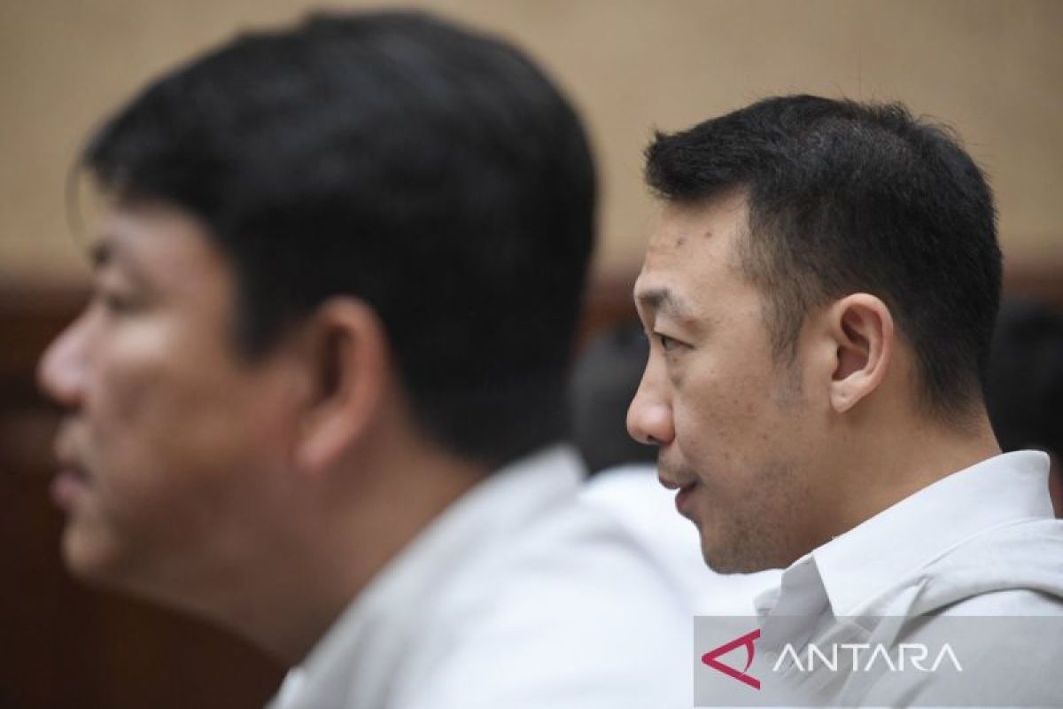 Judge: Customs DG Received Rp21 Billion in Bribes from Blueray Cargo Owner