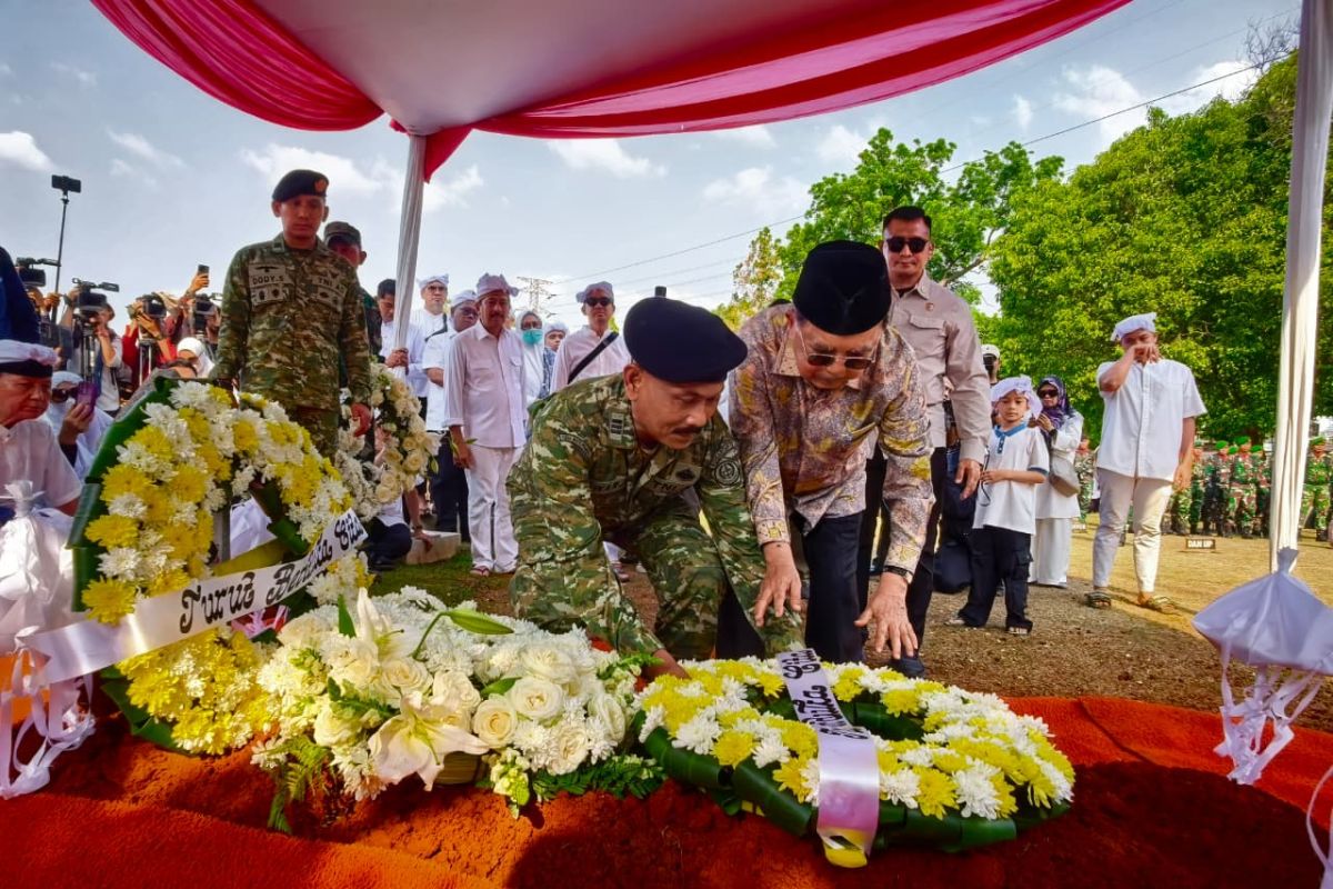 JK Remembers Rahmat Gobel as a Kind and Meritorious Figure at Funeral
