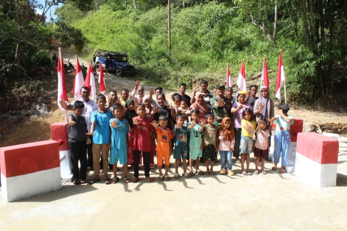 TNI completes concrete bridge in Karo to connect villages
