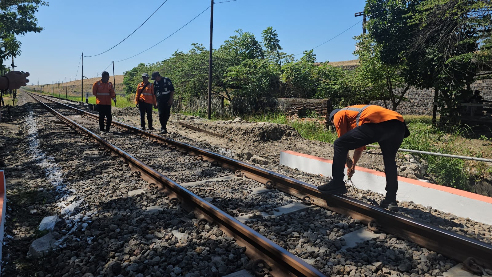 KAI Daop 8 Confirms Railway Line in Sidoarjo's Lapindo Mud Area Is Safe