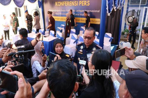 Customs Uncovers One Kilogram of Meth Smuggling at Sultan Hasanuddin International Airport