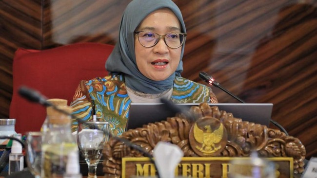 Minister Urges Flexible Work for Civil Servants on Children's First Day of School