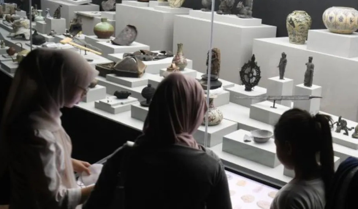 US Returns Two 8th-Century Bronze Avalokiteshvara Statues to Indonesia