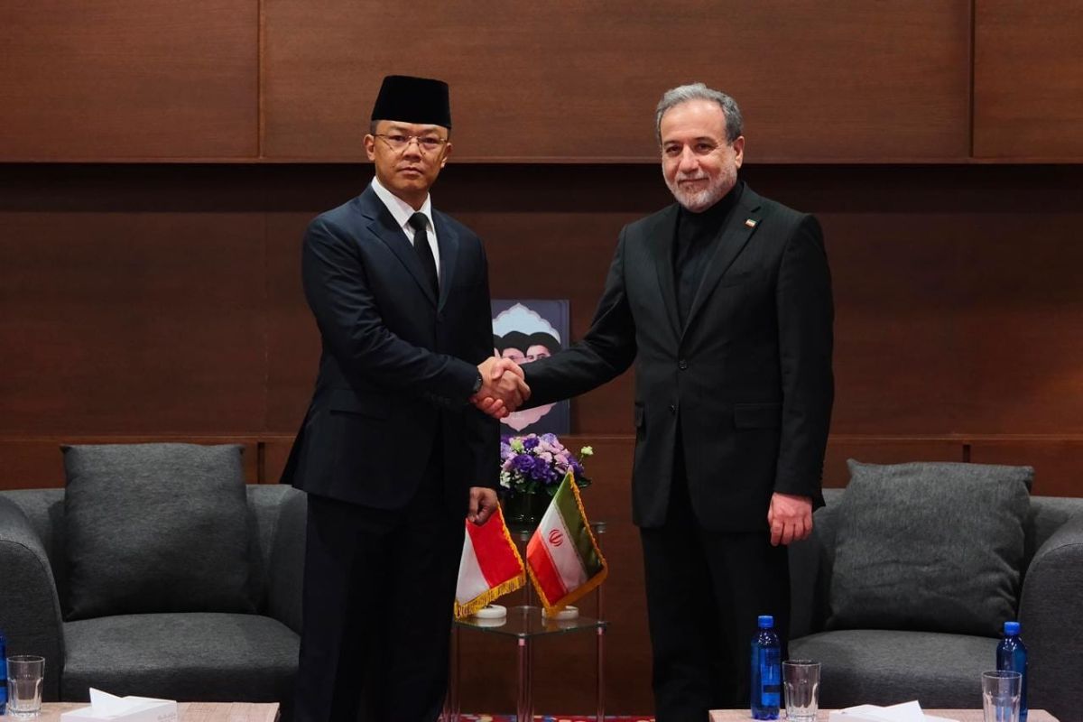 Sugiono and Araghchi Discuss Regional and Global Situation