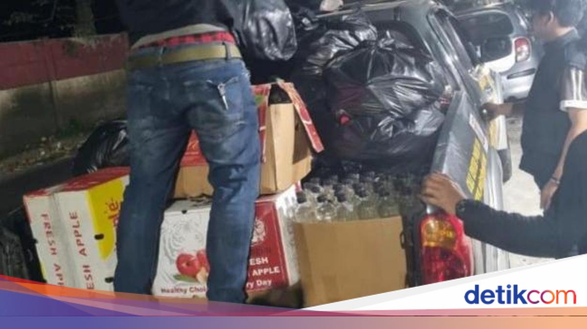 Police Seize 1,134 Bottles of Illegal Alcohol in Ciseeng, Bogor Raid
