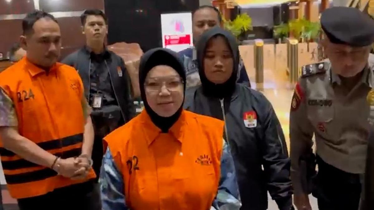 Sukoharjo Regent Etik Suryani Detained by KPK
