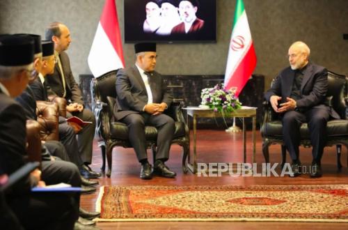 Iranian Parliament Speaker Meets MPR RI Chairman, Delivers Message on War with US