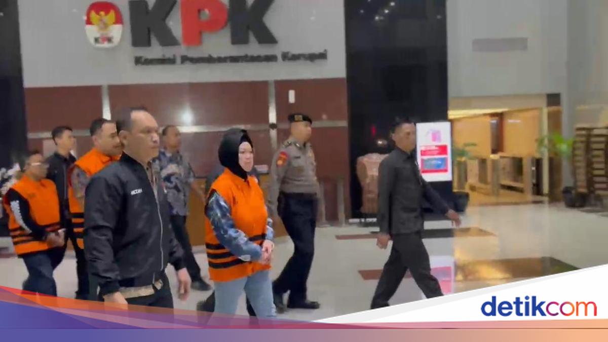 KPK Names Sukoharjo Regent a Suspect for Extorting Subordinates
