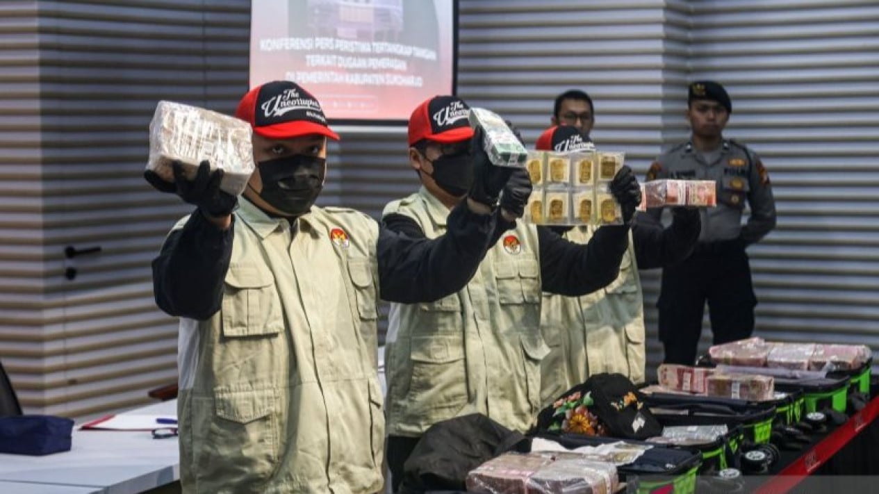 KPK Seizes Rp21.2 Billion in Evidence from Sukoharjo Regent Sting, Including Foreign Currency and Gold