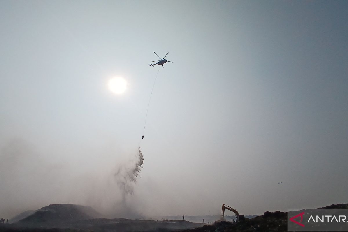 BPBD Continues Cooling Operations After Jatiwaringin Landfill Fire Extinguished