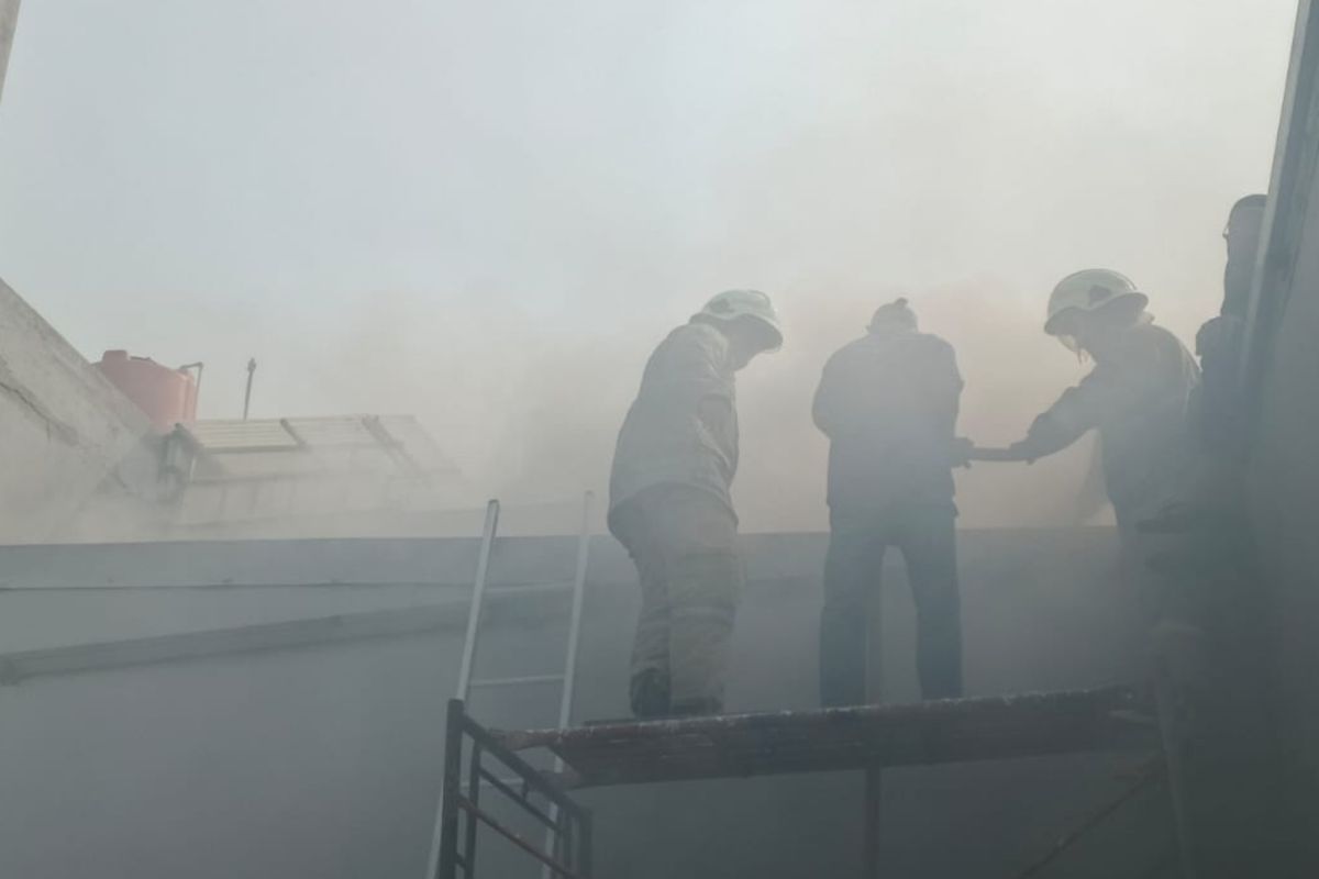 Gulkarmat Deploys 25 Personnel to Extinguish Fire in North Jakarta