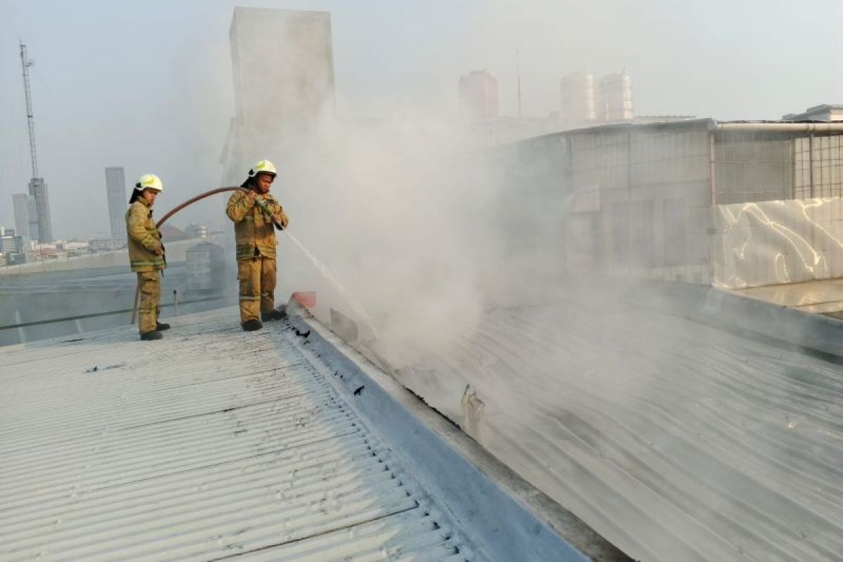 Fire at Pademangan shophouse causes estimated Rp1 billion in losses