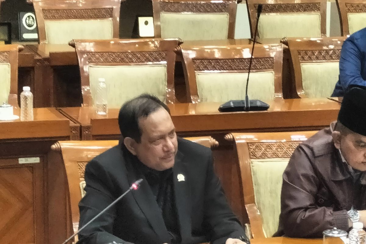 Legislator urges authorities to hunt down all assets from FA corruption case