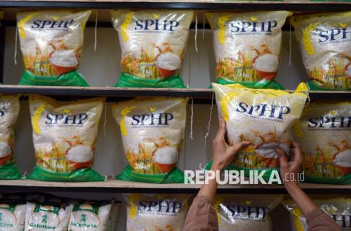 Bulog Prepares Premium SPHP Rice to Curb Price Increases