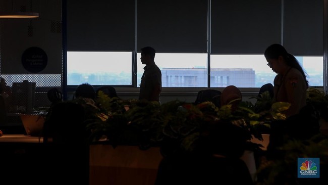 5 Reasons Civil Servants Skip Work: Remote Postings and Economic Woes