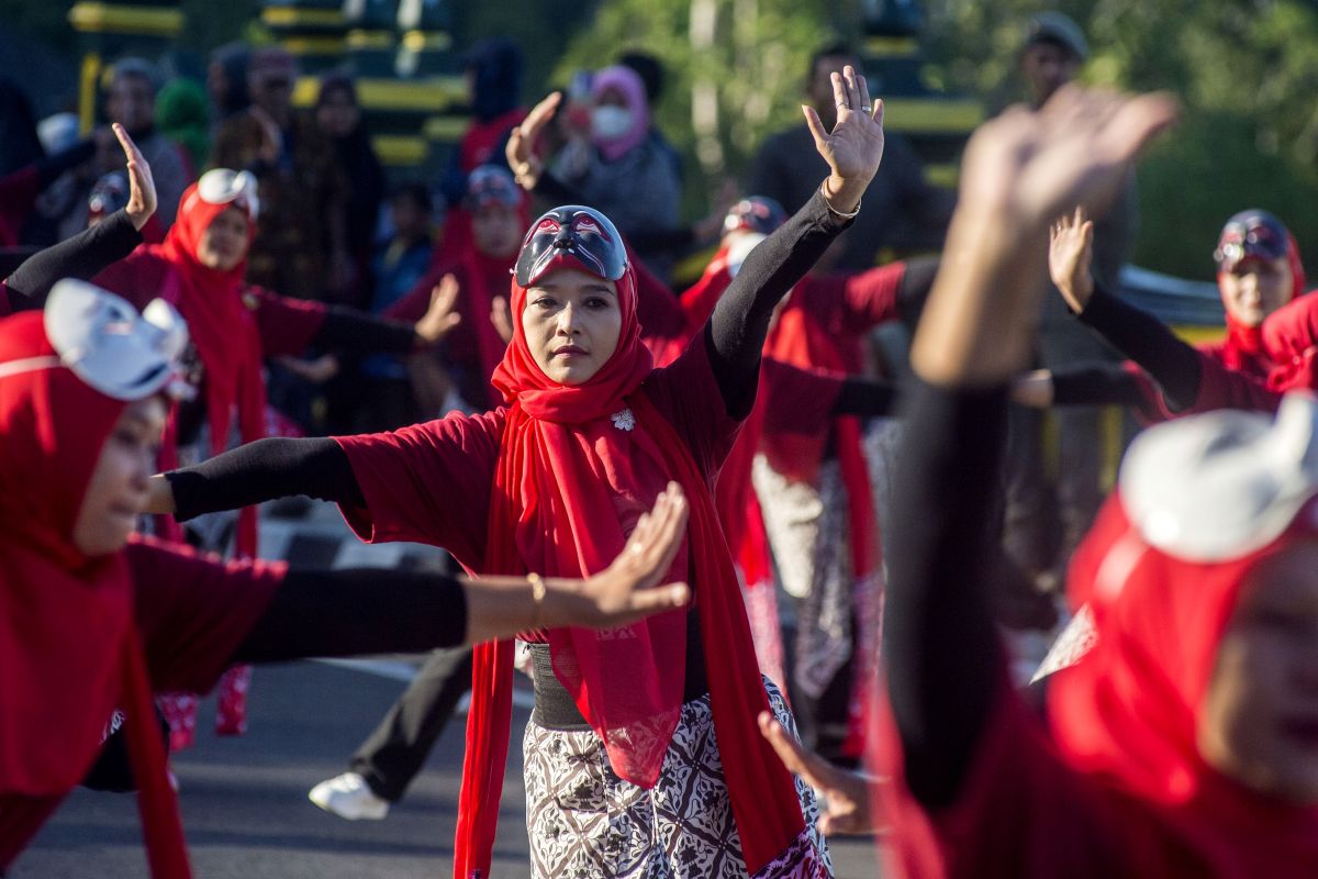 1,588 Participants Break MURI Record with Penthul Tembem Creative Exercise in Gunungkidul