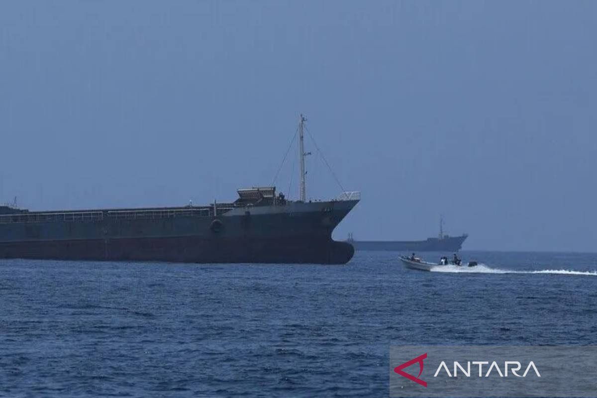 Iran's IRGC Closes Strait of Hormuz Indefinitely, Blames US Intervention