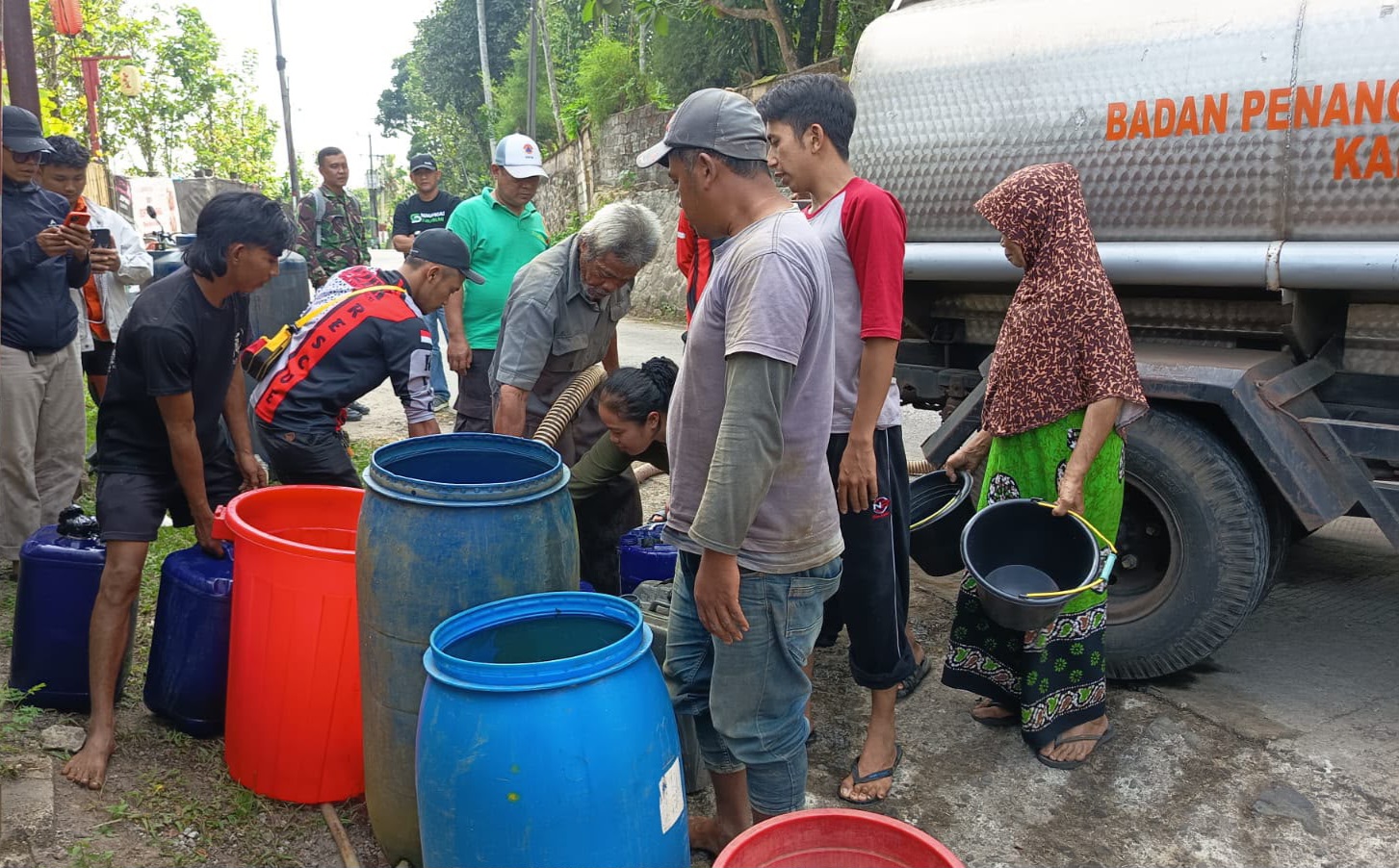 Hundreds of Families in Sukabumi Face Clean Water Crisis