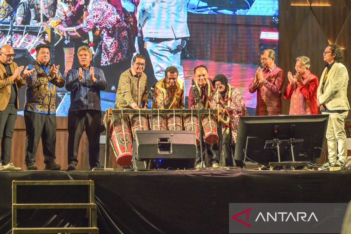 Creative Economy Minister: Batak Performing Arts Can Drive Economic Growth