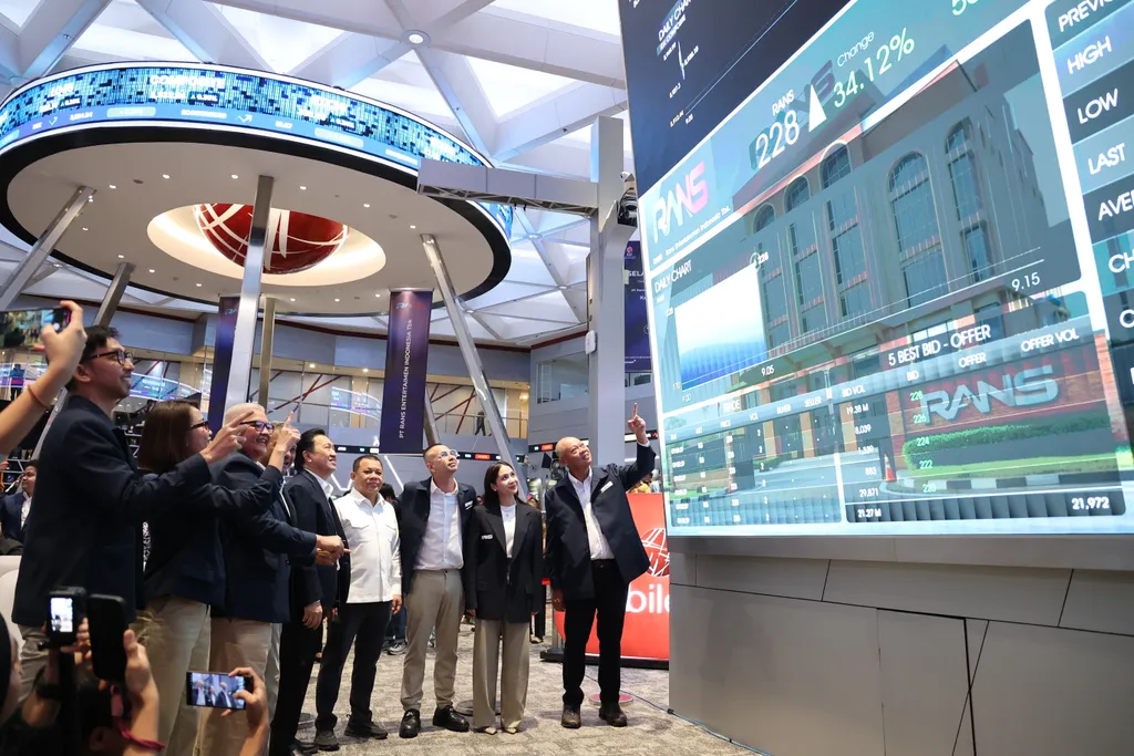 When Popularity Bets on the Stock Exchange