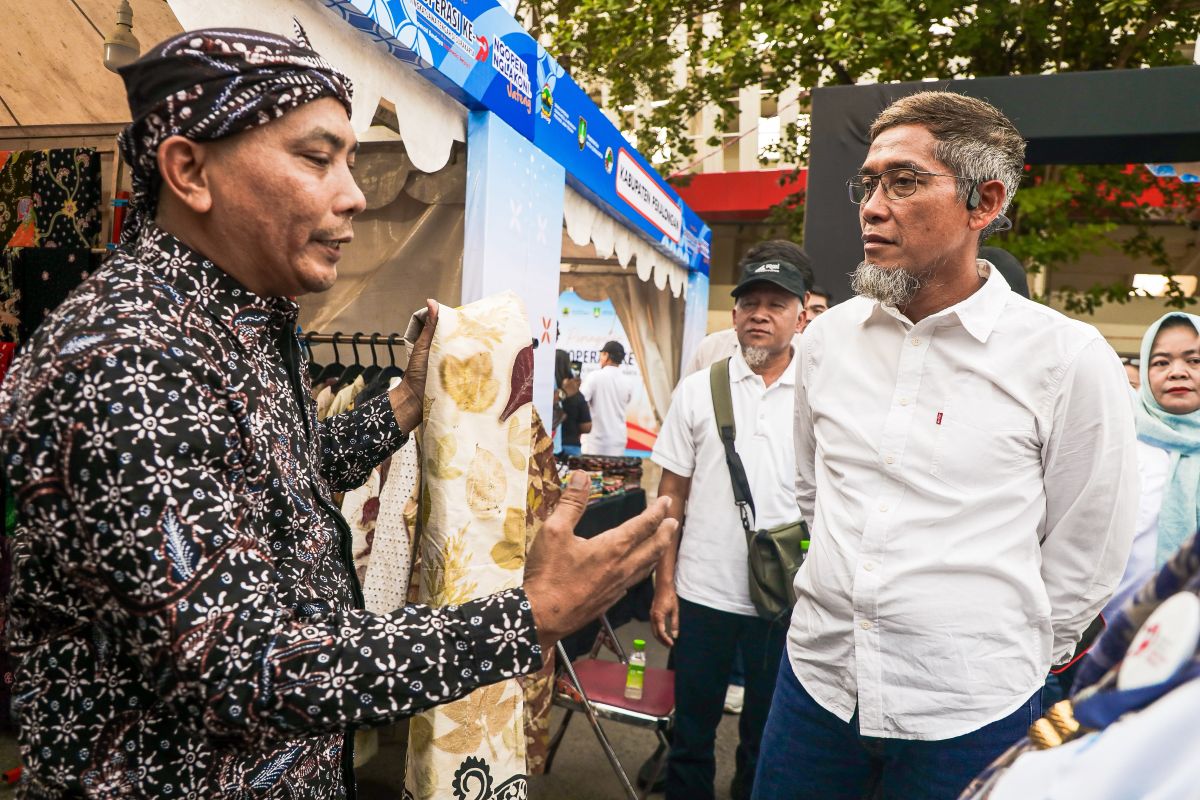Central Java Cooperative Product Showcase: A Platform for Promotion and Strengthening Business Networks