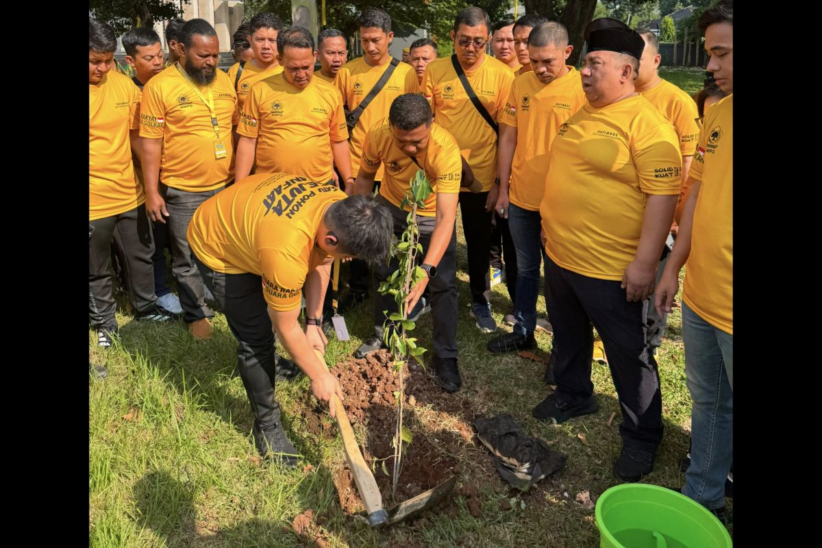 AMPG Calls on Cadres to Plant 444,444 Trees Across Indonesia