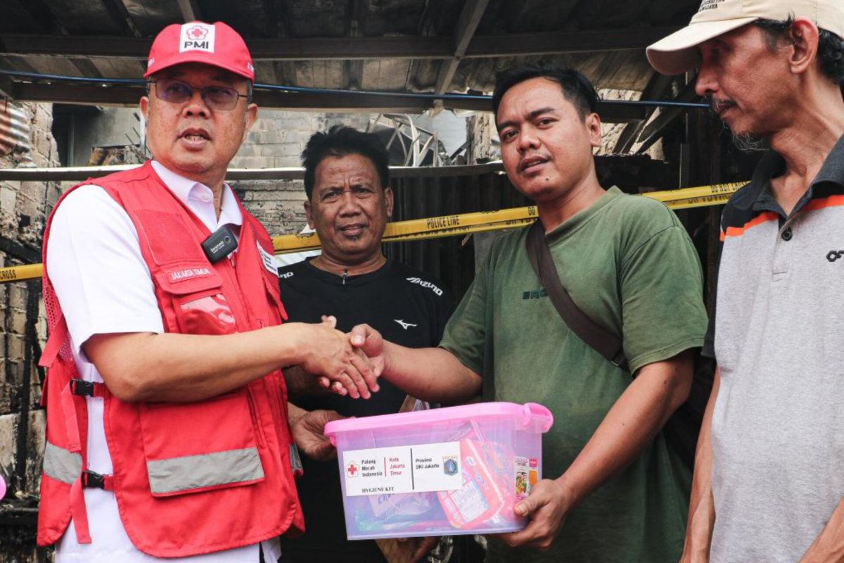 Pulogadung Fire Survivors Receive Aid
