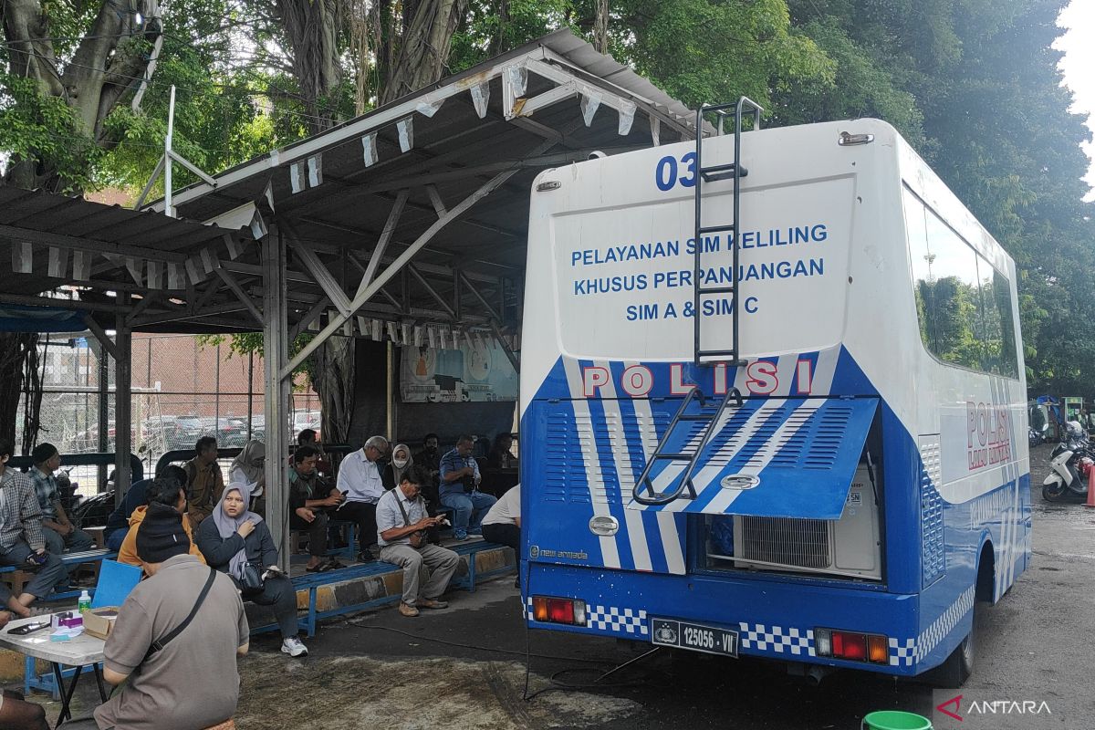 Mobile SIM services available at five Jakarta locations on Monday