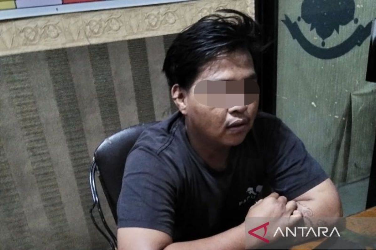 Police name Bekasi angkot driver who damaged car as suspect
