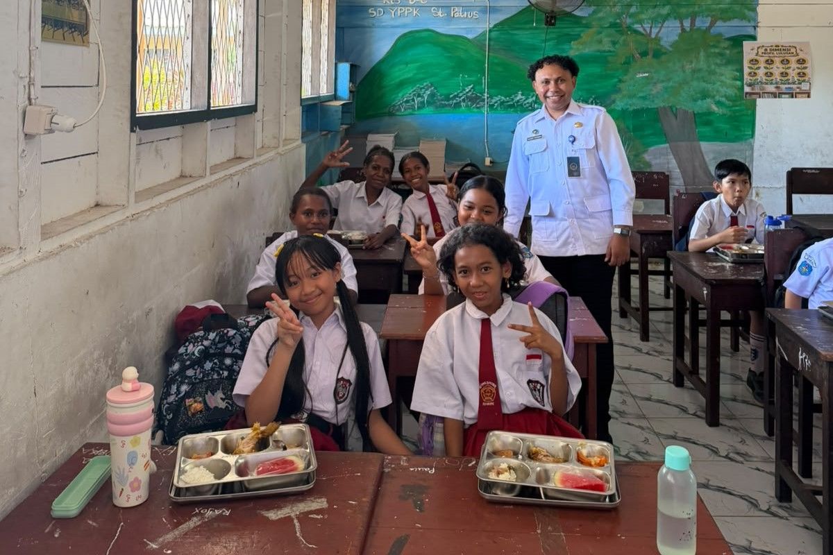 BGN Nabire Uses School Orientation to Socialise Free Nutritious Meal Programme