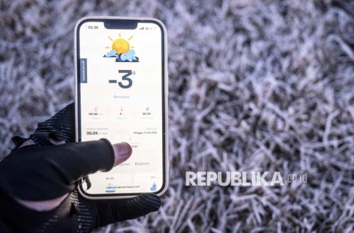 Dieng Plateau Blanketed in Frost Again as Temperatures Drop to Minus 3 Degrees Celsius