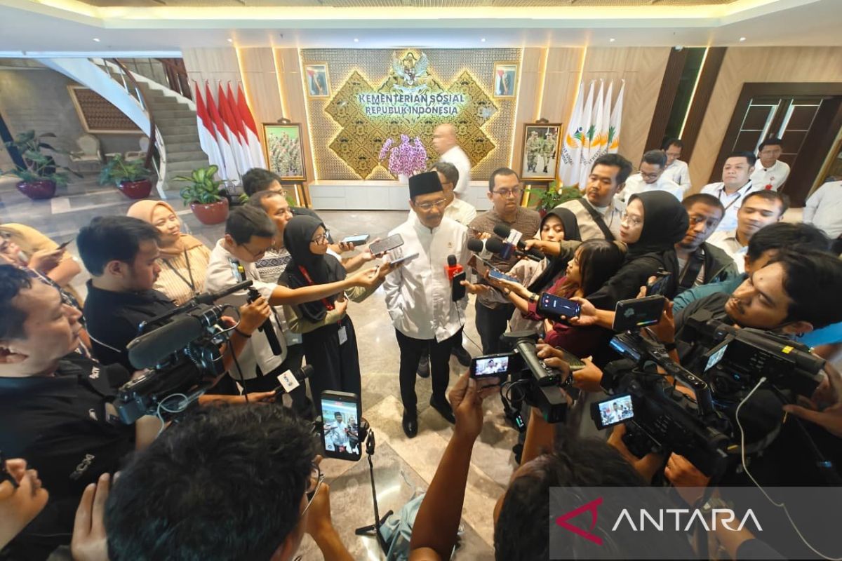 Immediate dismissal for staff committing violence against Sekolah Rakyat students