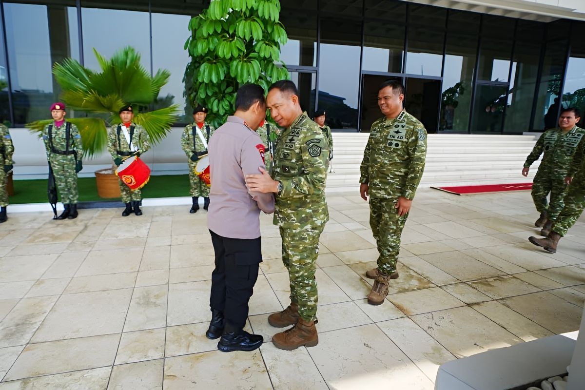 National Police Chief and TNI Commander Strengthen Solidarity to Support Government Programmes
