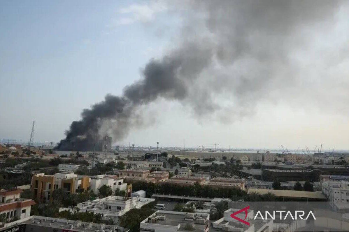 Iran claims attack on US military facilities in Bahrain, radar in Oman