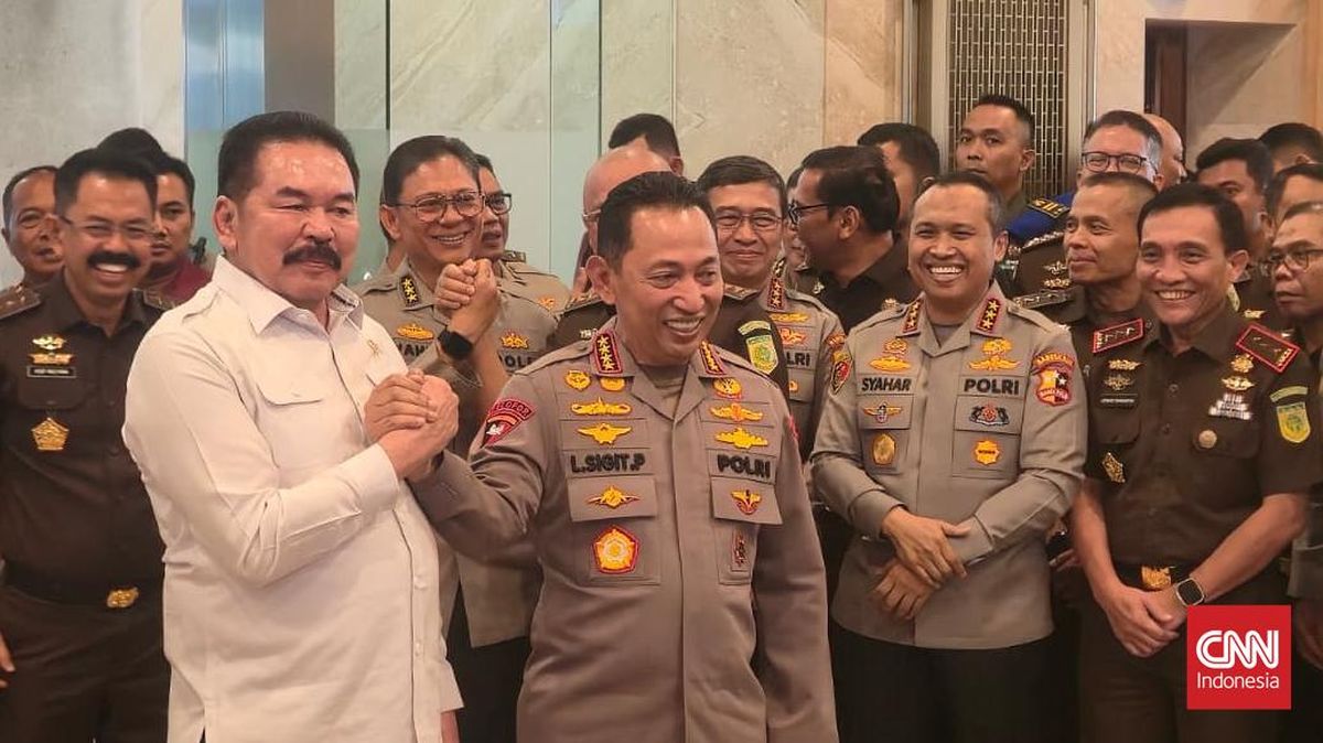 Police Chief and Attorney General Shake Hands: No Rift Between Police and Prosecutors