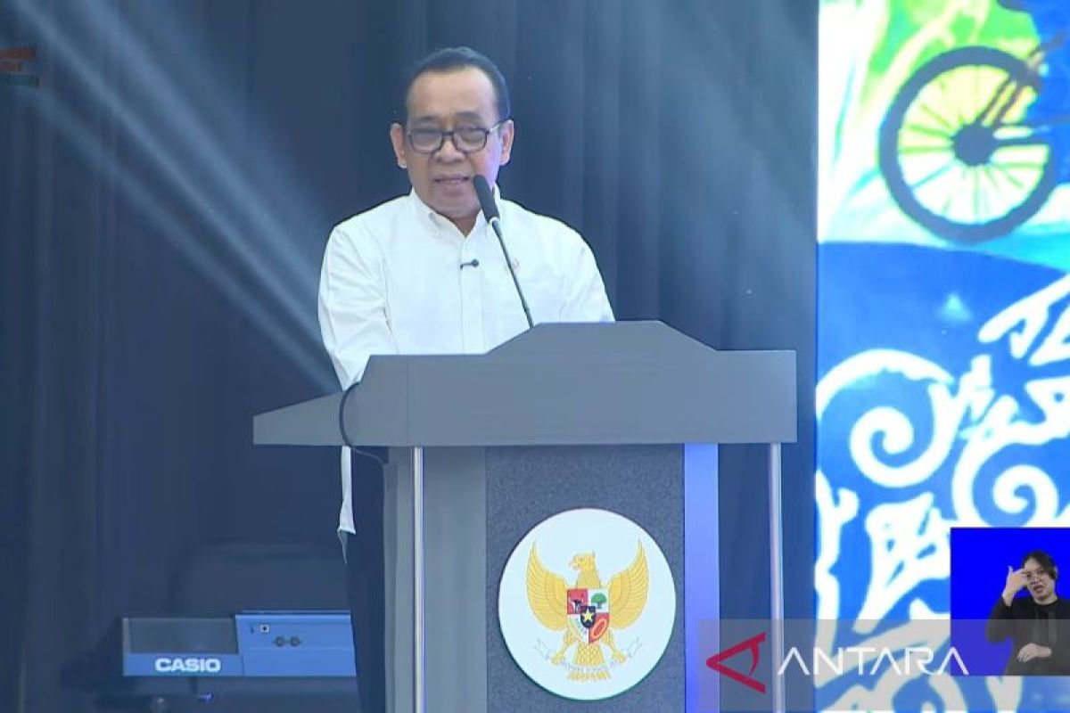Minister urges focus on children's well-being over grades