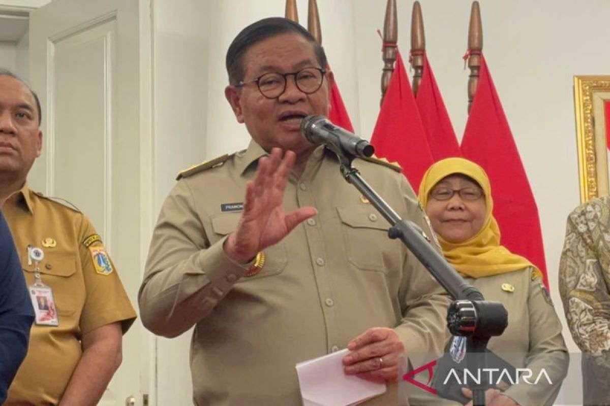 Pramono urges public not to panic over bomb threat, but remain vigilant