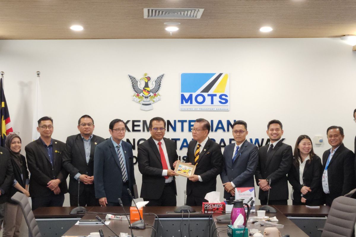 Indonesia and Sarawak Agree to Open New Cross-Border Bus Route