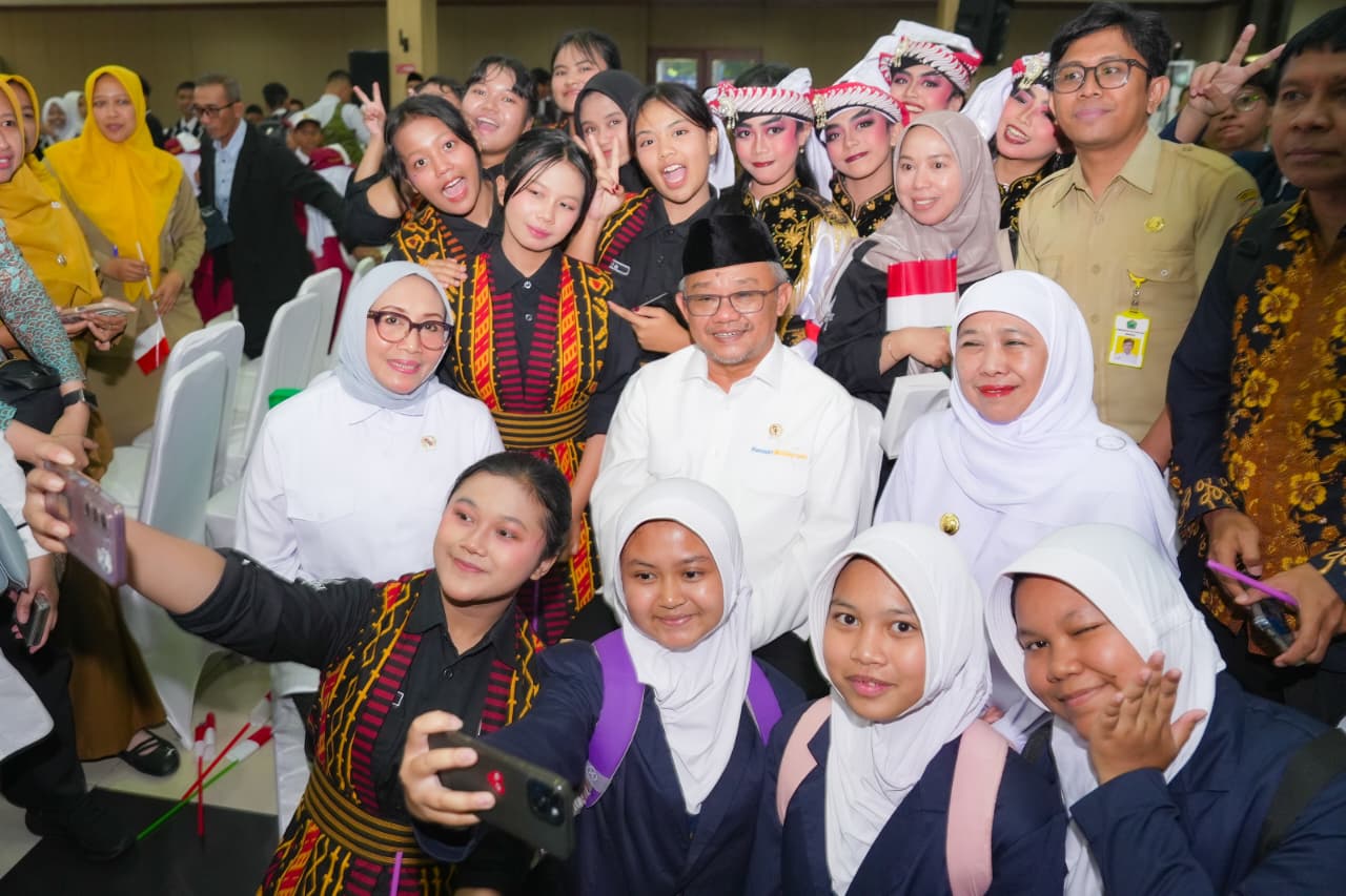 Governor Khofifah and Ministers Launch National Movement for Safe and Comfortable Schools in 2026