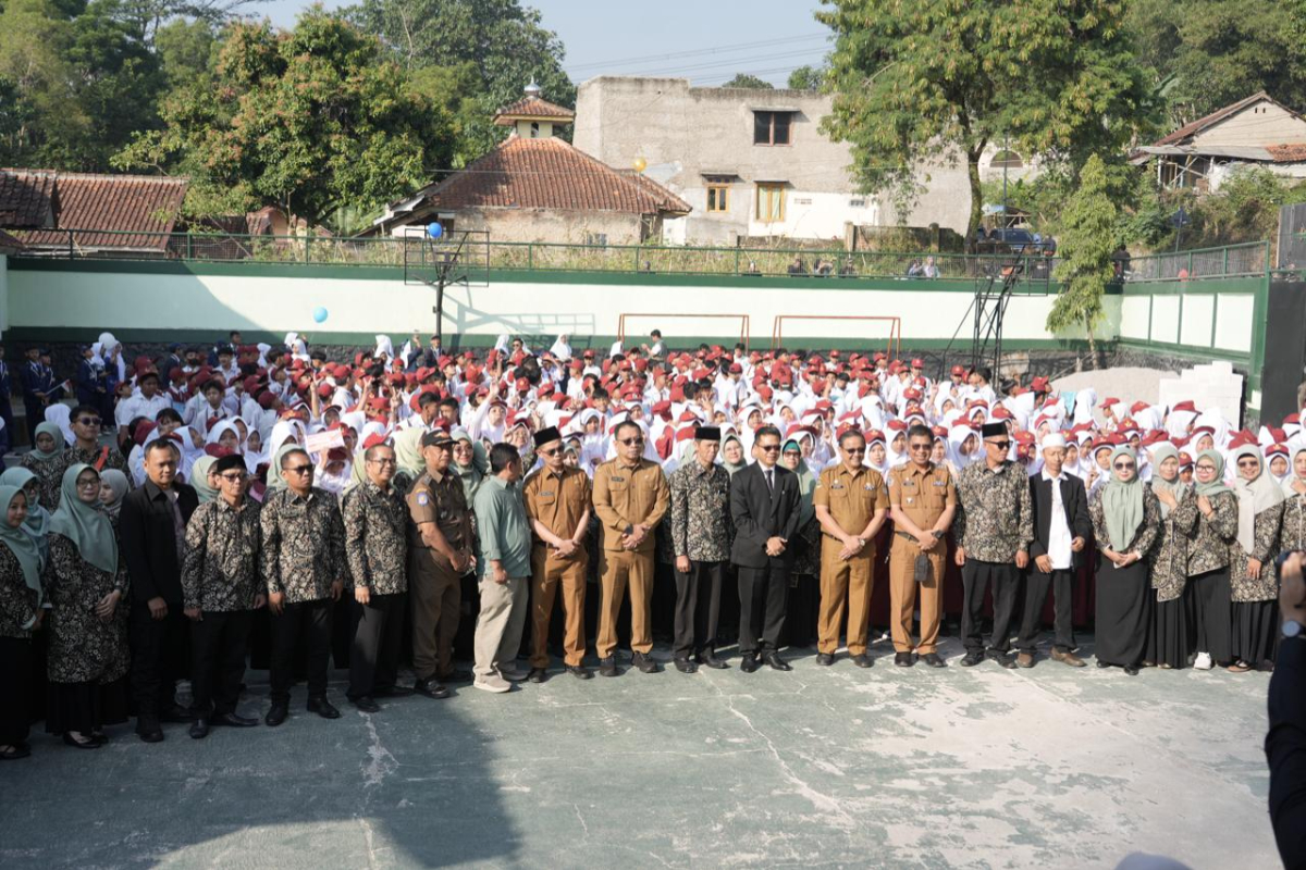 Bandung Regent Mandates Bullying and Illegal Levies-Free Schools During 2026/2027 Orientation