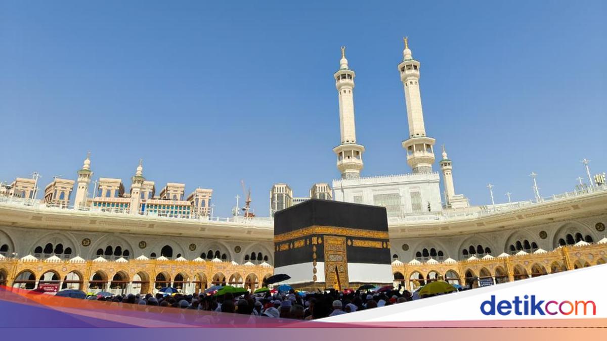 Sun Directly Over Kaaba on 15-16 July: Religious Affairs Minister Calls It a Moment to Verify Qibla Direction