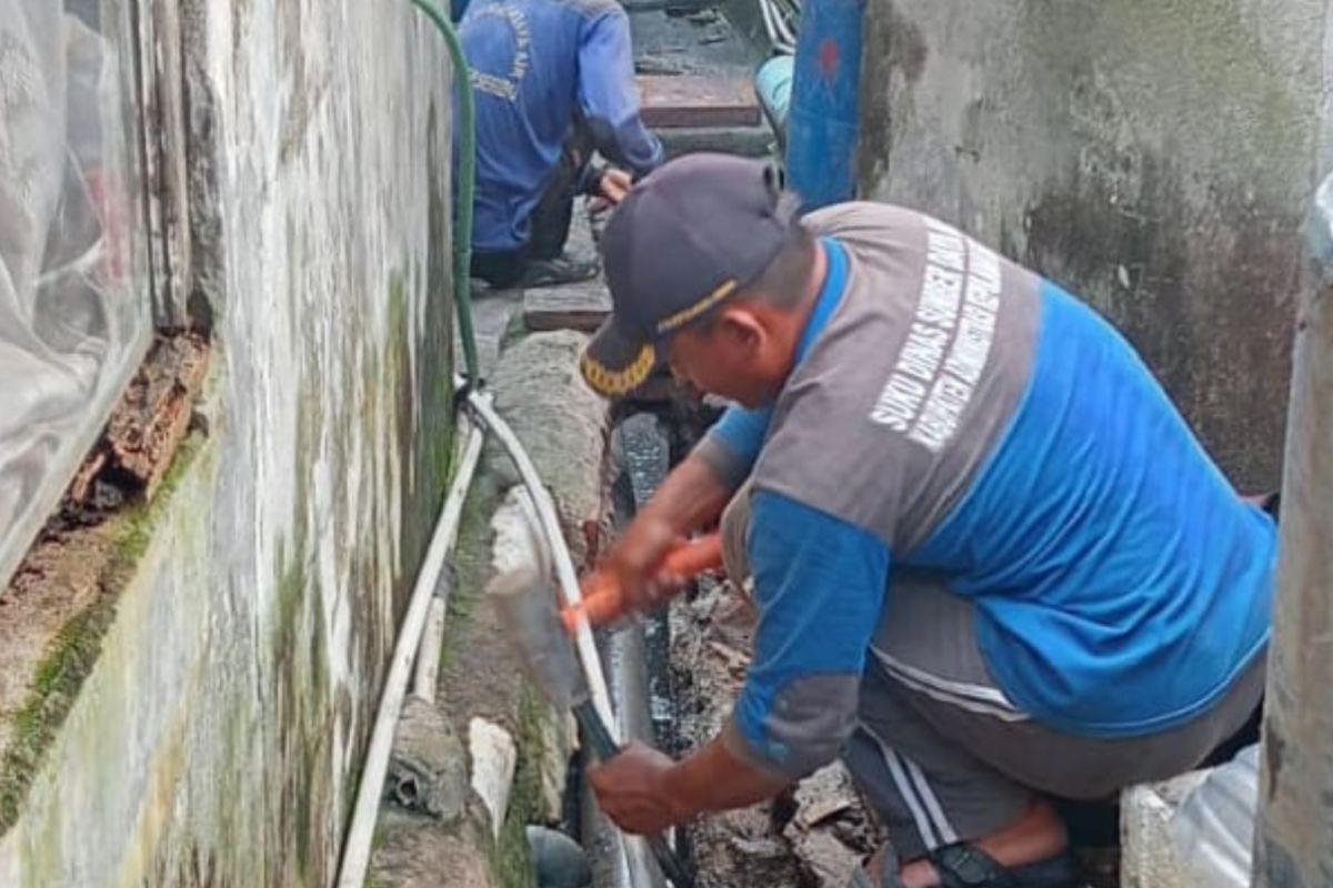Severe weather disrupts clean water supply on Pulau Panggang