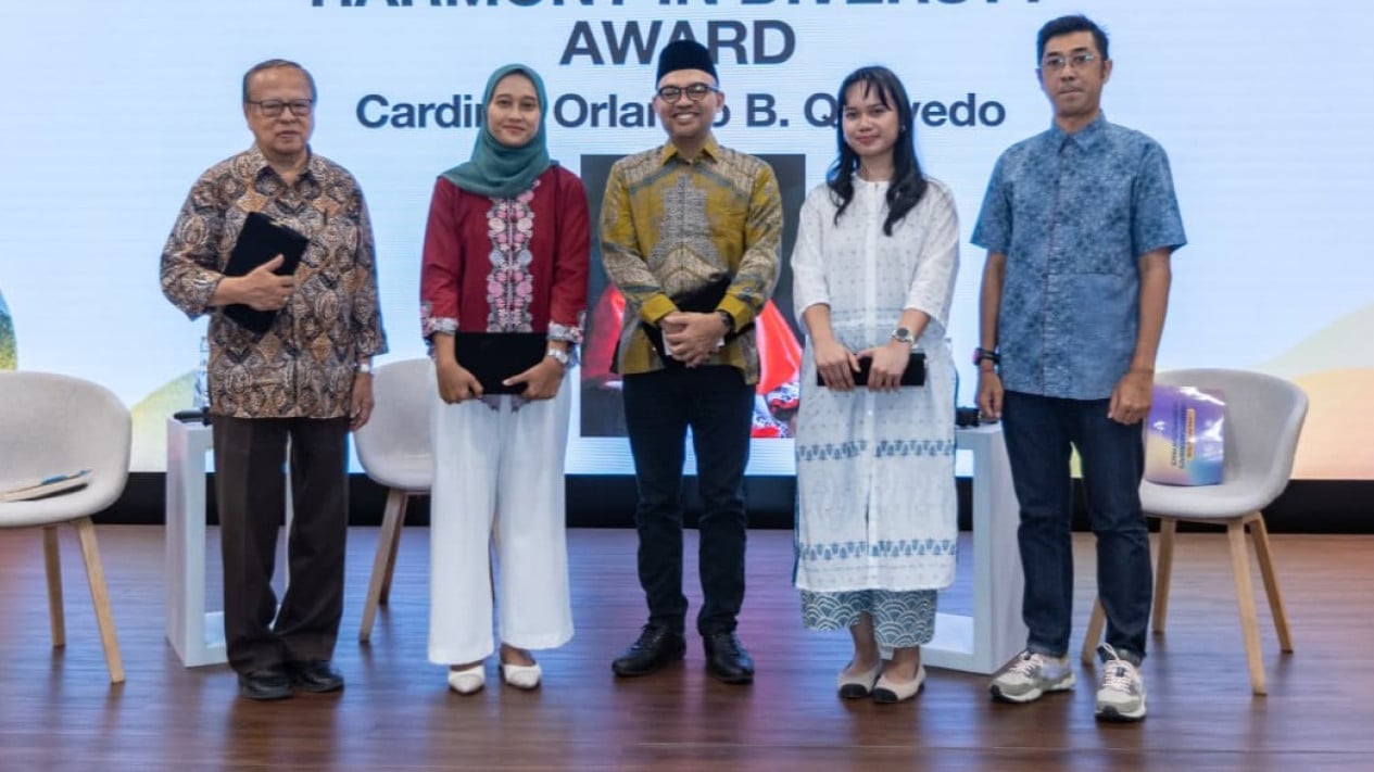 Maintaining Tolerance and Nurturing Diversity Through Community Collaboration